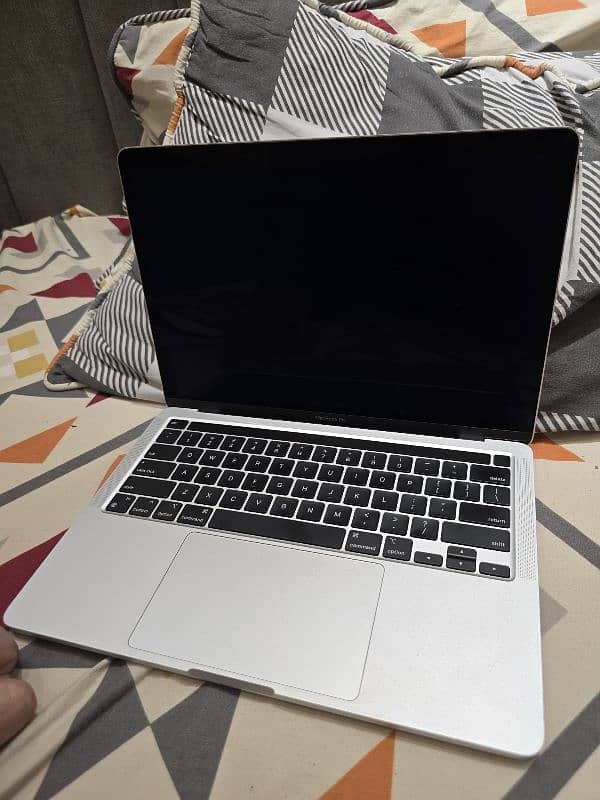 macbook pro m1 1