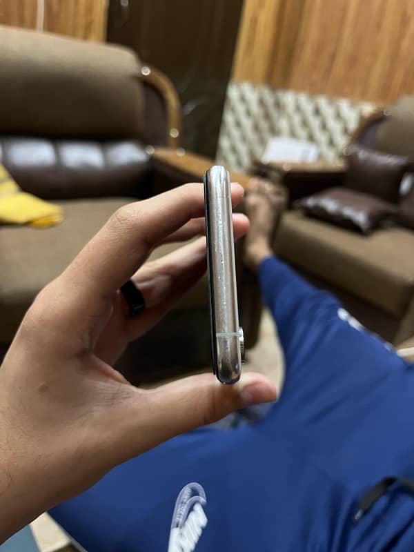 iPhone XS 64 gb pta approved 4