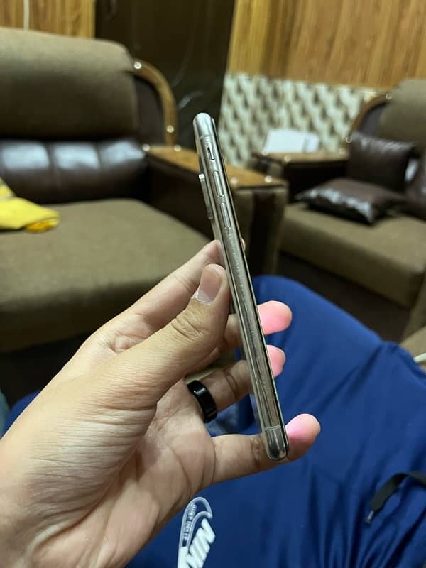 iPhone XS 64 gb pta approved 6