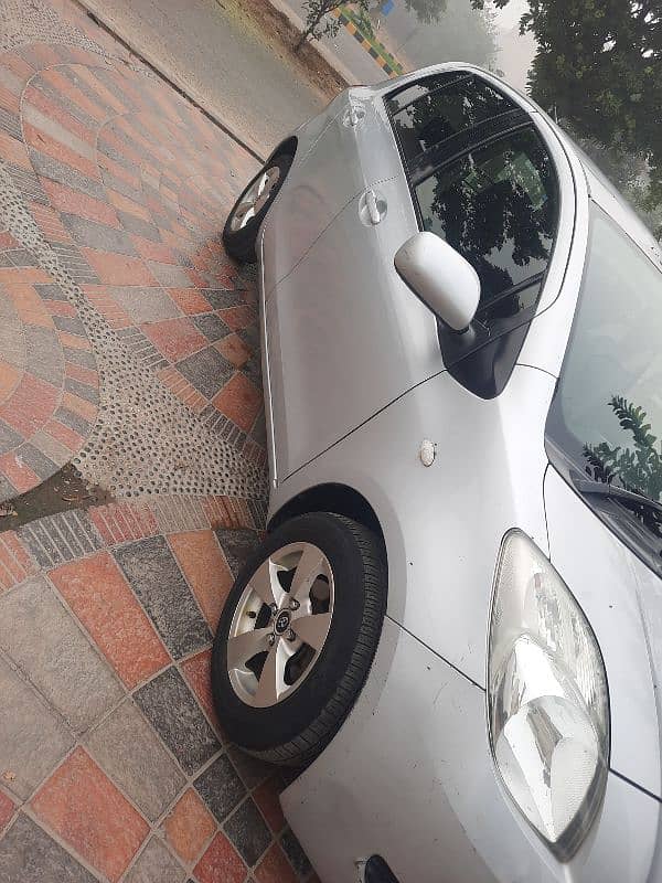 Toyota Vitz 2005/10 1