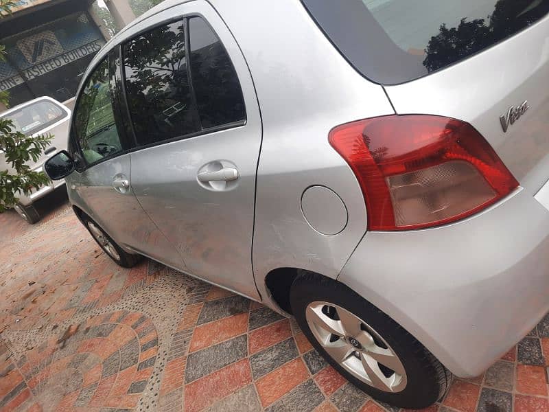 Toyota Vitz 2005/10 3