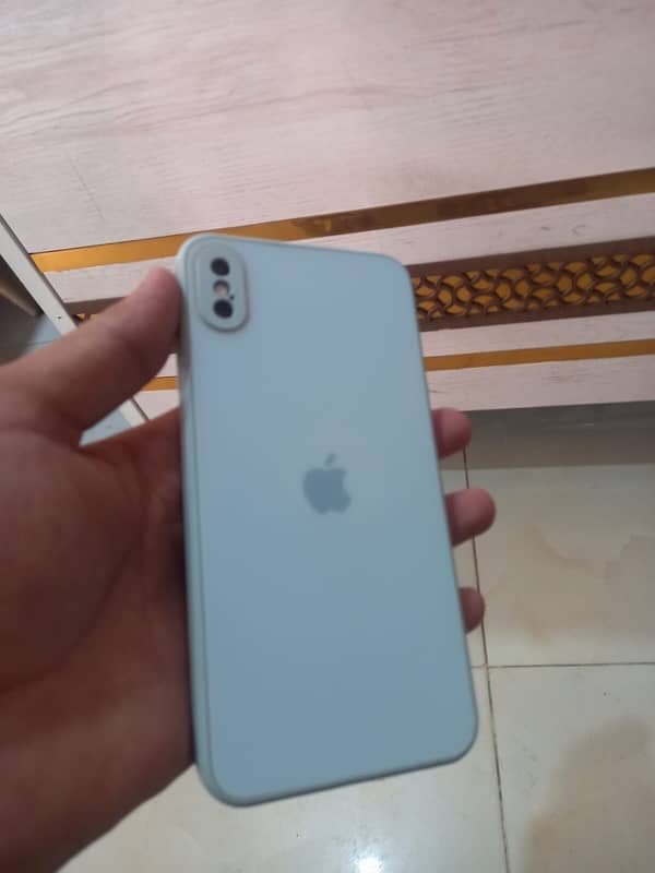 iPhone XS Max 4