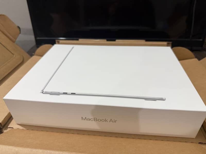 APPLE MACBOOK AIR M3 13" 2024 0