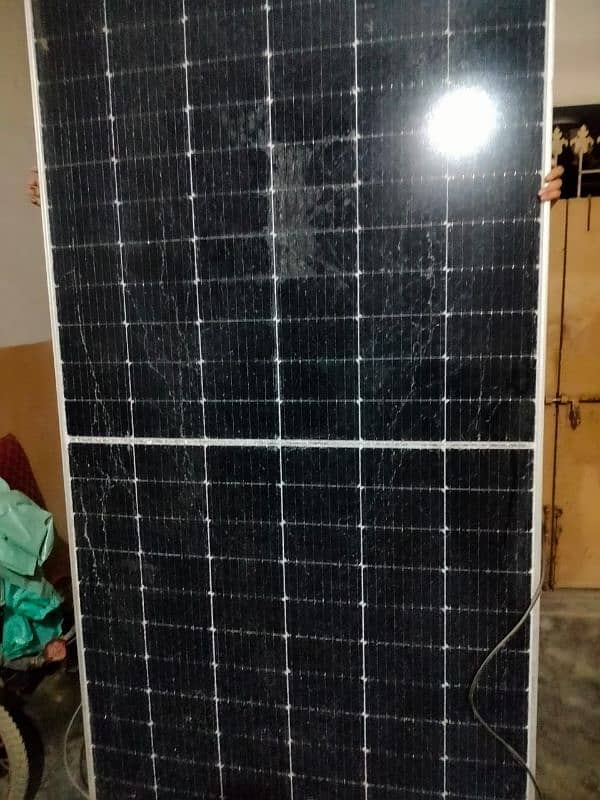 two longi solar panels 545w (hame jaldi bechna he) 2