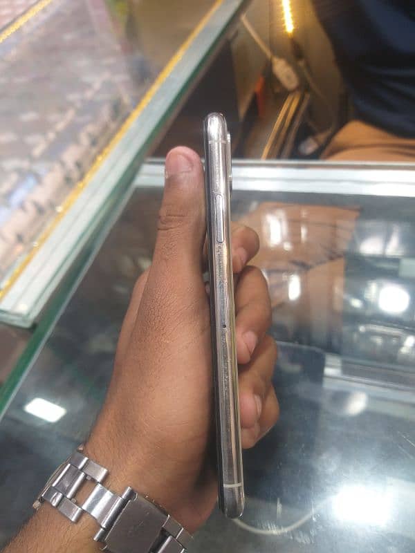 IPHONE XS 256GB FACTORY UNLOCK 1