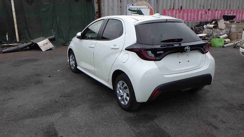 Toyota Yaris 2022 G PKG PEARL WHITE 1