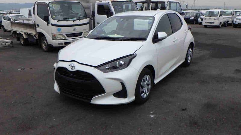 Toyota Yaris 2022 G PKG PEARL WHITE 2