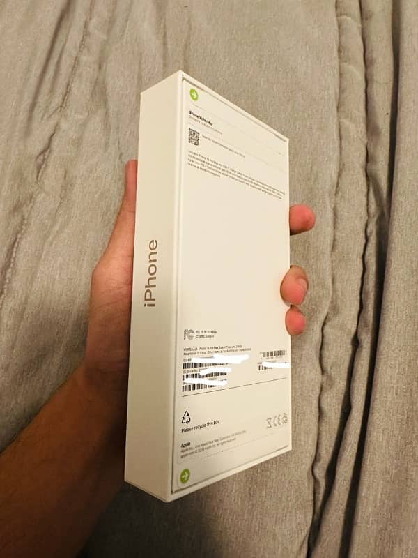 iPhone 16 Pro Max 256GB LLA Factory Unlocked NON-PTA 3