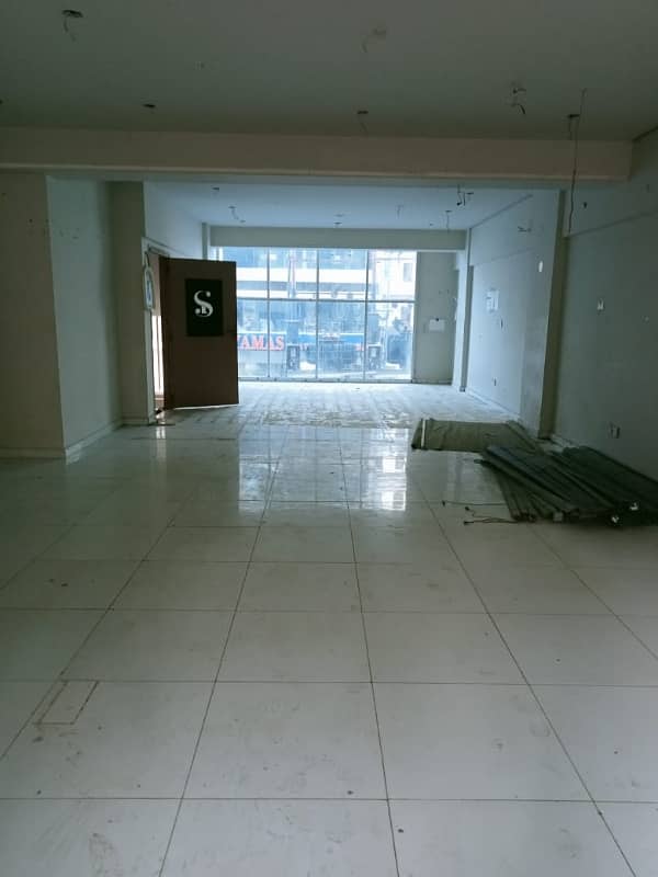 2000 Sqft Office 1st Floor With Lift 5