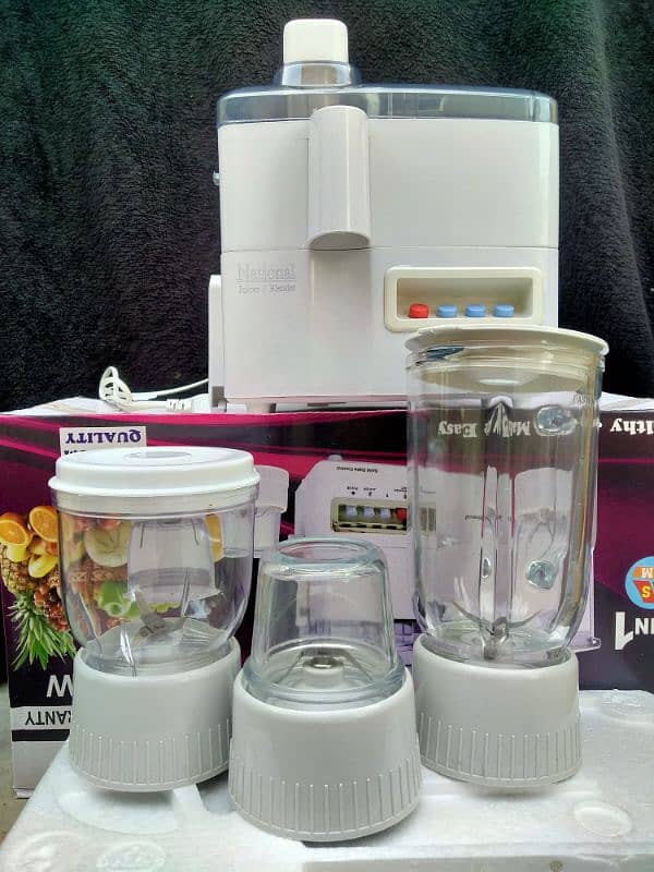 4 in 1 Juicer Machine, Grinder, Mixer, Blender 3