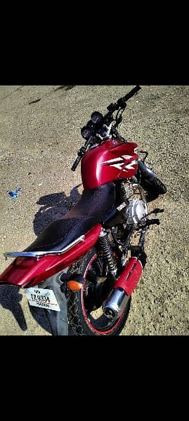 Yamaha YBR G for sale very good and clean condition  half sticker 2