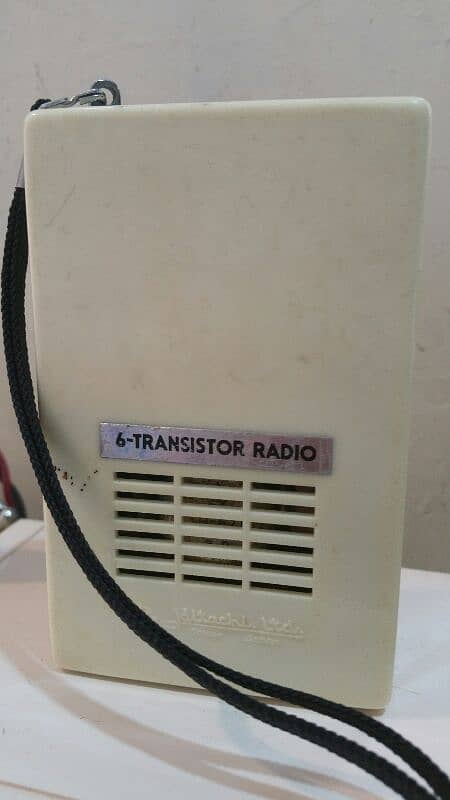 Hitachi  Radio  model  TH- 621 for sale 2