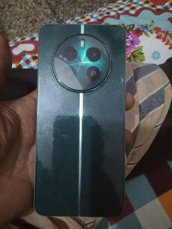 realme 12 + 5g condition 10by10 full box 8 month warranty 0