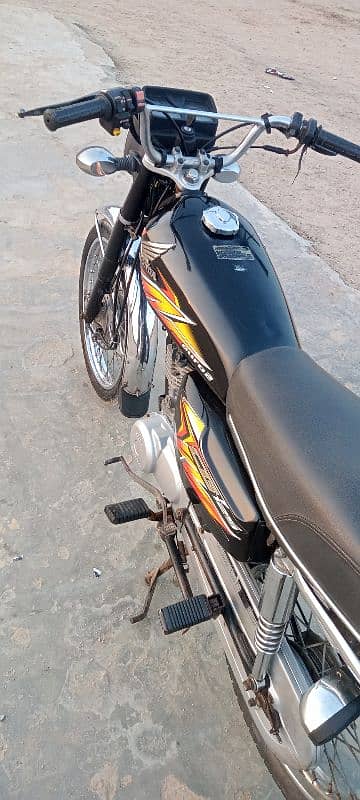 Honda 125 Model 2021 Karachi number 0333/85/72/395 8