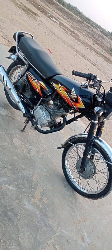 Honda 125 Model 2021 Karachi number 0333/85/72/395 10