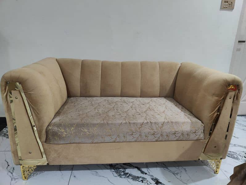 selling my sofa set (3+2+1)  urgent. 0