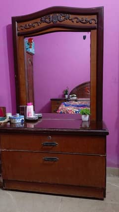 DRESSING TABLE FOR SELL IN JUST Rs. 7500/- [urgently for sell]