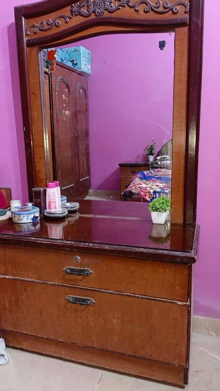 DRESSING TABLE FOR SELL IN JUST Rs. 7500/- [urgently for sell] 3