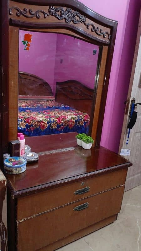 DRESSING TABLE FOR SELL IN JUST Rs. 7500/- [urgently for sell] 4