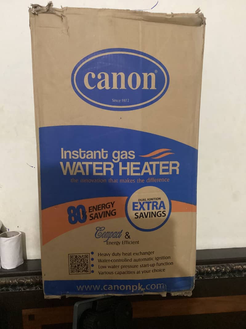 Canon 8-Litter Instant Gas Geyser, Dual ignition, one season used 4