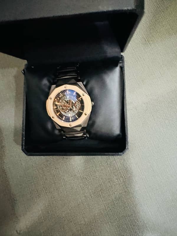 Hublot watch with date 5