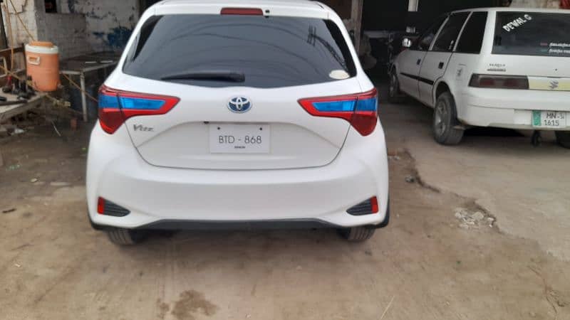 Toyota Vitz 2018 model registred 2021 1