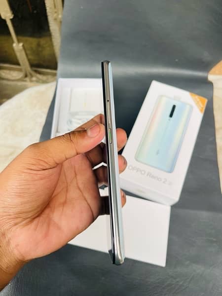 Oppo Reno 2z (8gb/256gb)urgent Sale. 0/3/0/9/1/0/1/8/1/2/3 11