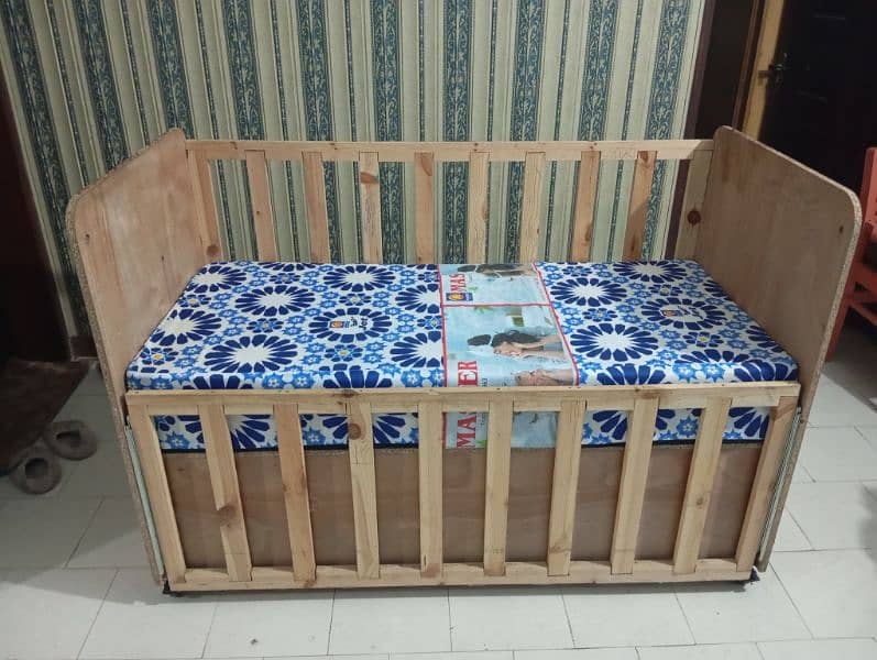 Baby Coat Wood + Mattress 2