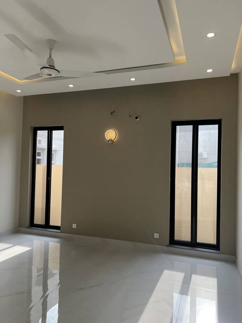 Brand new 1 Kanal House for Rent in Prime Location 6