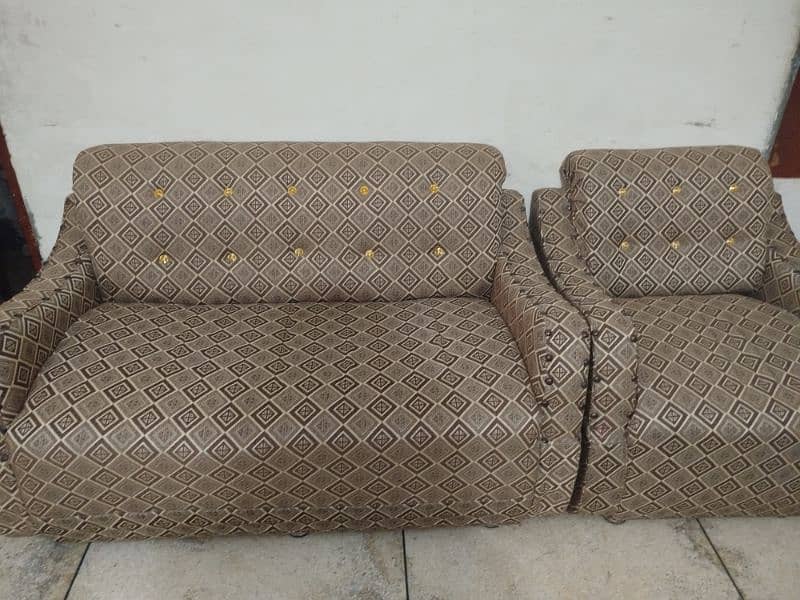 2 one siters and 1 two seter sofa set 0