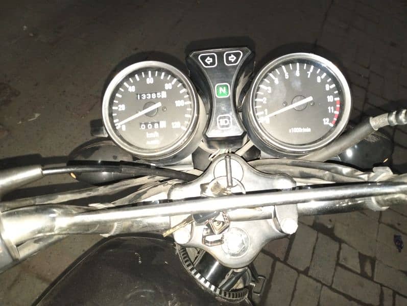 Suzuki GS 150 3