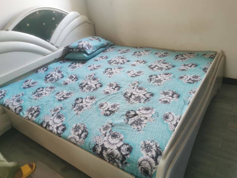 King size Bed with side tables with spring matress 0