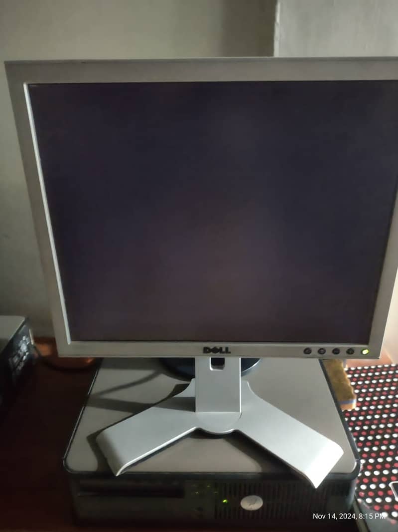 Dell 17 inches lcd square 5