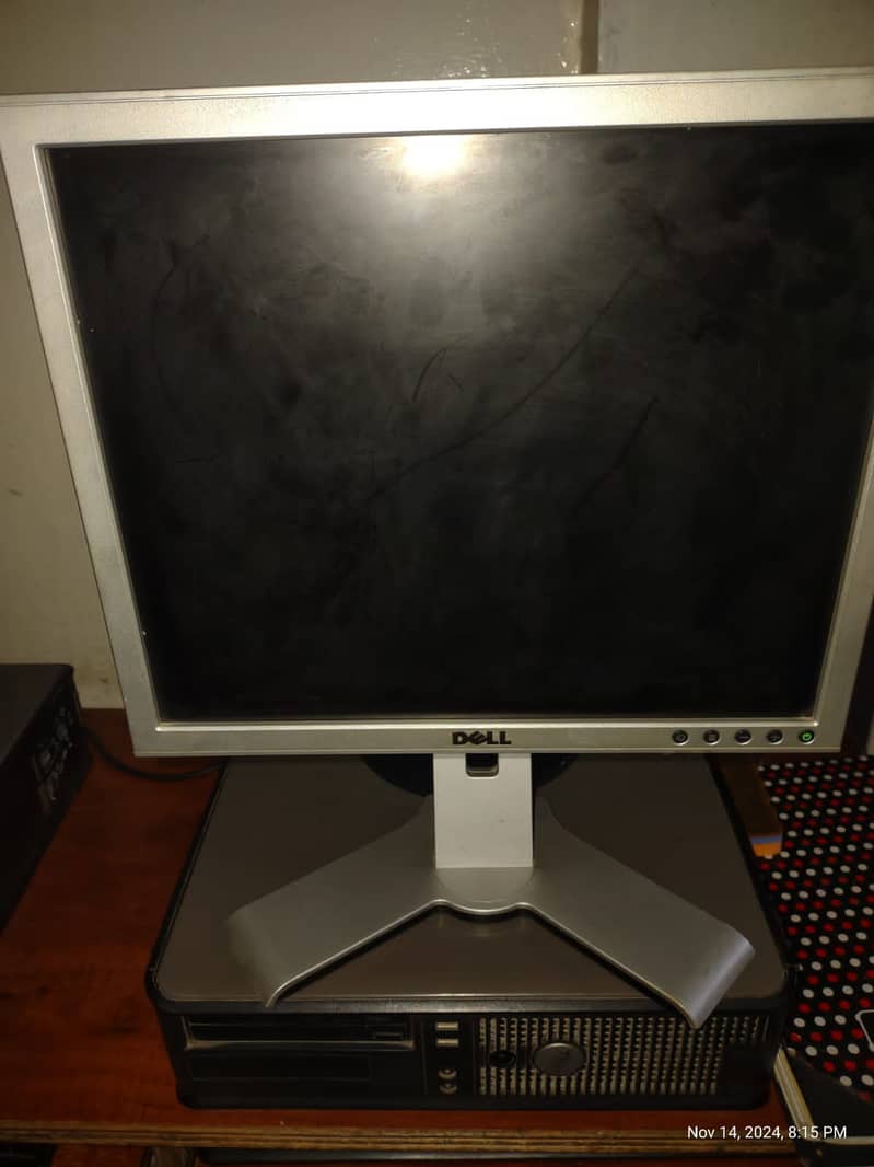 Dell 17 inches lcd square 6