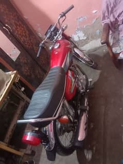 honda cg 125 model 2023 ke 4th month ki he Karachi number. .