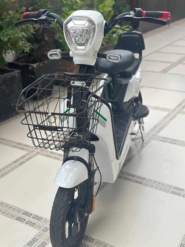 YJ FUTURE SCOOTY INDUS VARIENT 0