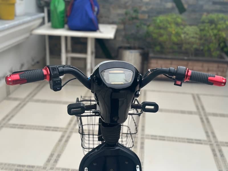 YJ FUTURE SCOOTY INDUS VARIENT 2