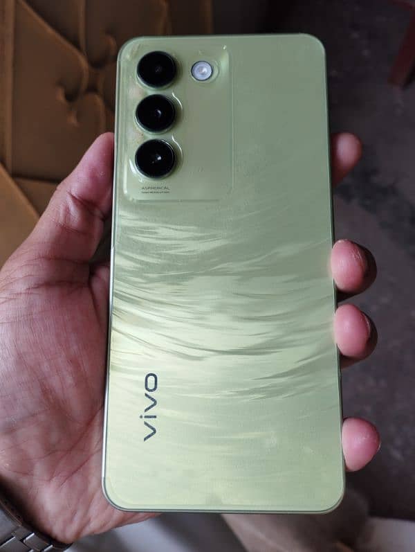 Vivo Y1000 2