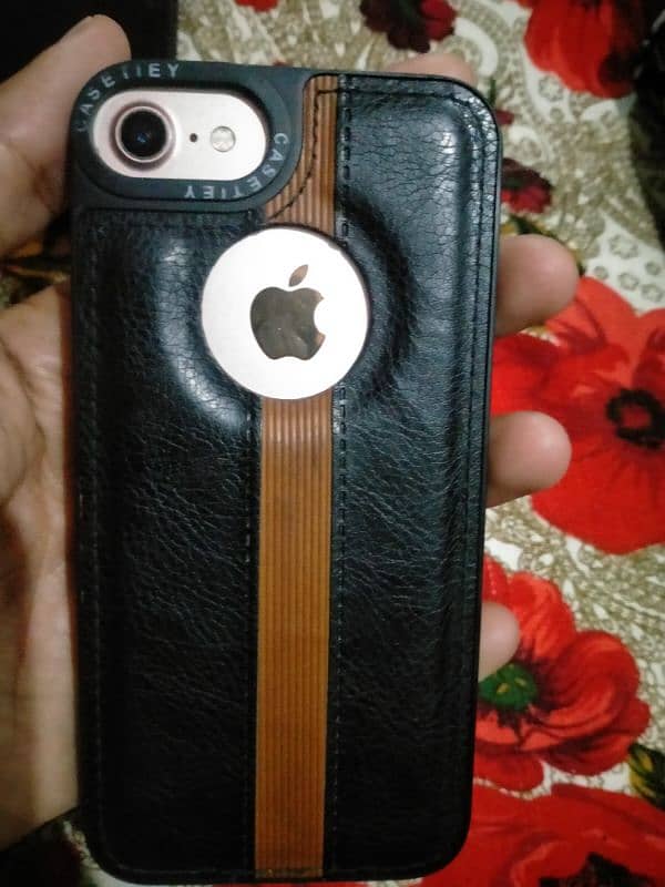 I phone 7 in good condition finger unlock 0