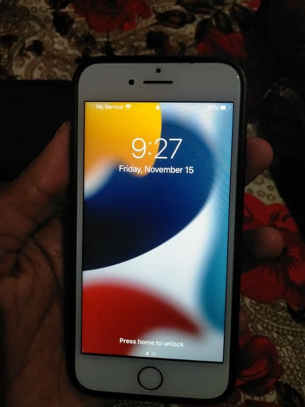 I phone 7 in good condition finger unlock 1