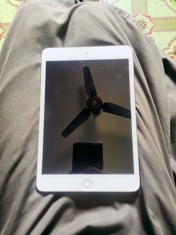 Ipad 4 For Sell 10/10 Condition 1