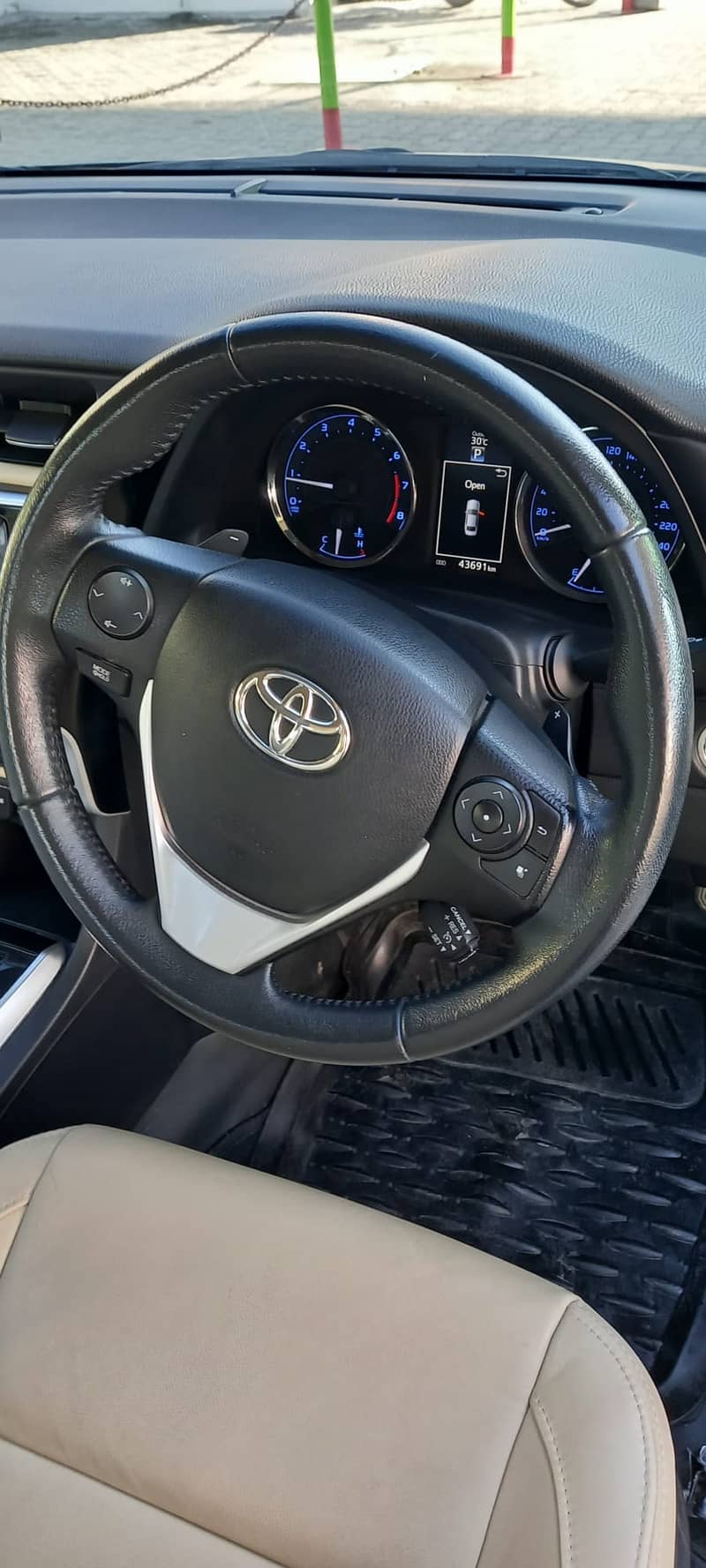 Toyota Altis Grande 2018 9