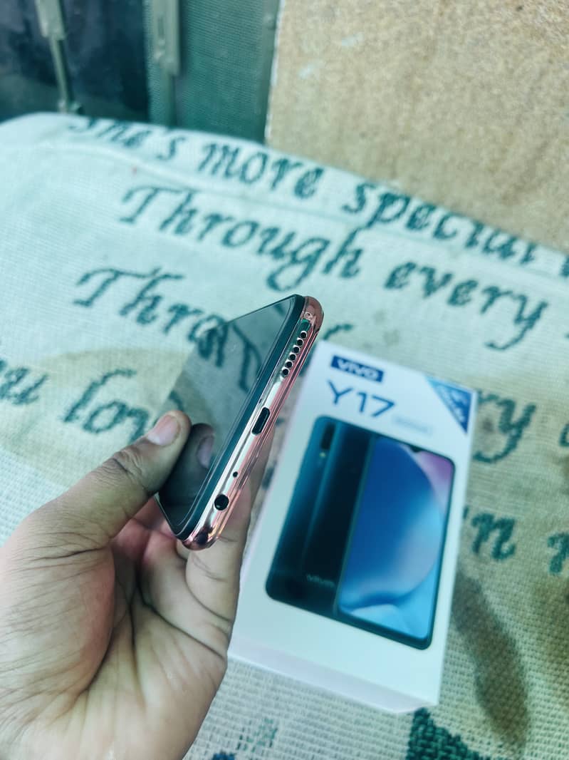 Vivo Y17 (8gb/256gb)For sale. 0/3/2/9/7/7/5/7/4/1/3 7