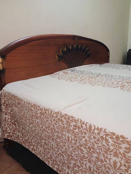 King Bed with 6' mattress  03006708199 2