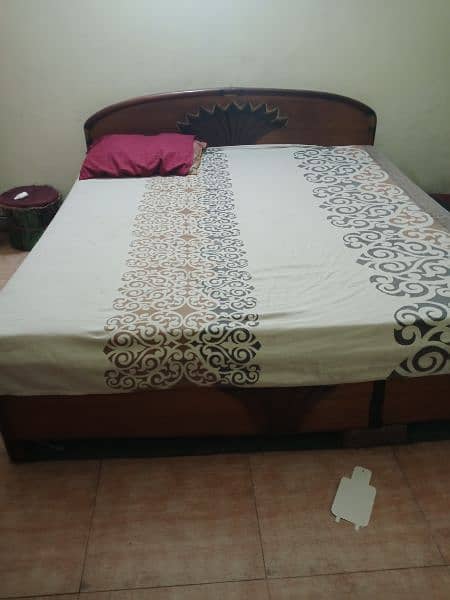 King Bed with 6' mattress  03006708199 3