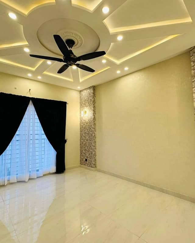 10 marla Luxury House for sale in bahria town lahore 13