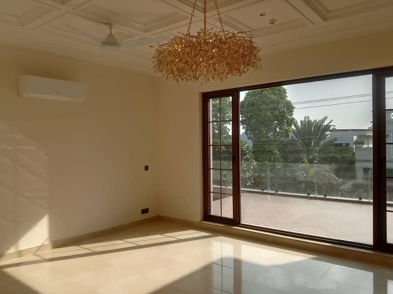 1 Kanal Beautiful House Showers Cabin Baths For Rent -Block DHA Phase 3 Bungalow Details 14