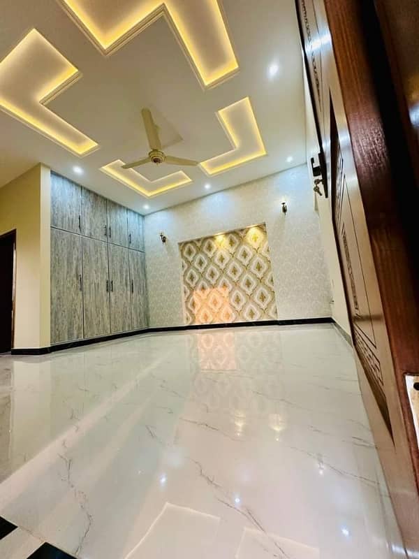 Top city 10 marla Upper portion for rent 7