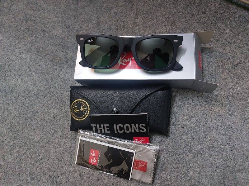 RayBan Wayfarer Original Sunglasses 0