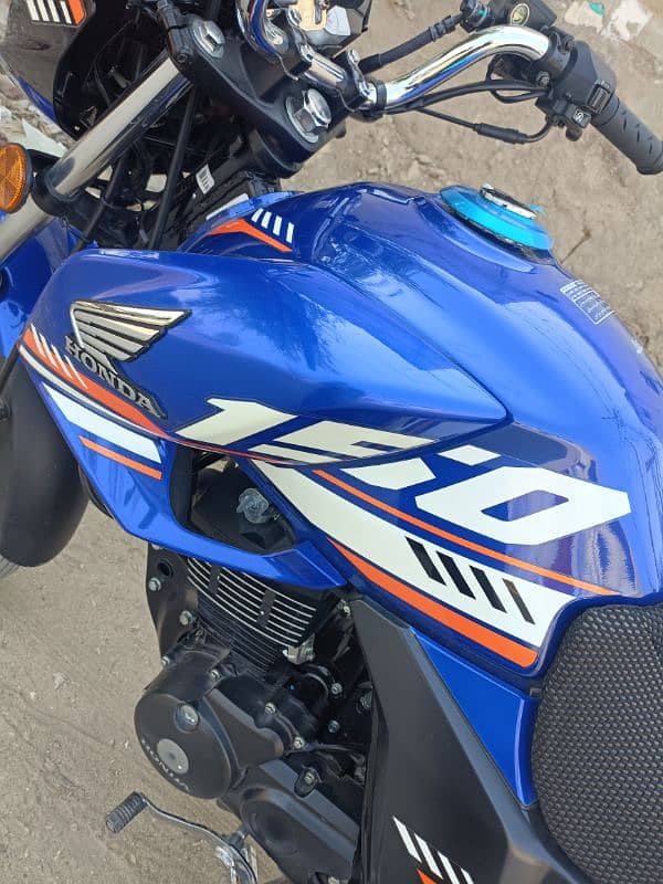 Honda CB150F Blue 5